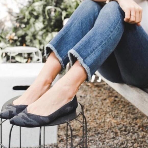 Rothy's The Point Flats 8.5 Gray Black Camo Slip On Knit Washable Ballet Shoes - Picture 1 of 11